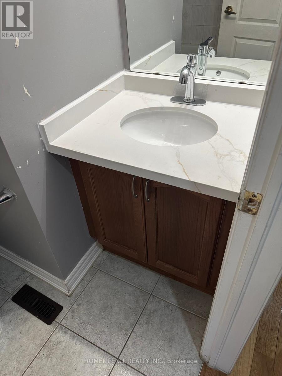 120 Rocky Point Crescent, Brampton, Ontario  L6V 4S6 - Photo 14 - W12740842