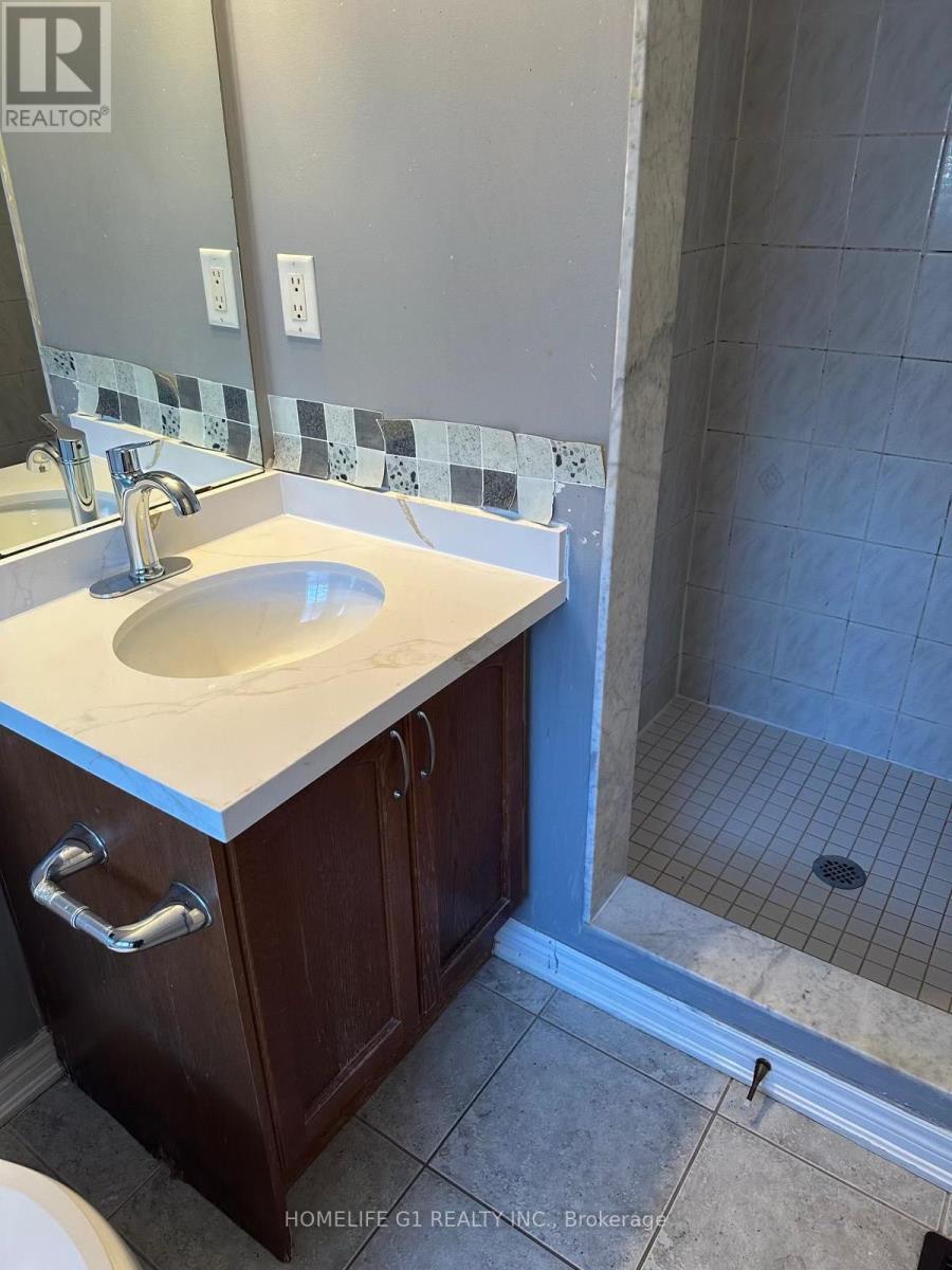 120 Rocky Point Crescent, Brampton, Ontario  L6V 4S6 - Photo 15 - W12740842