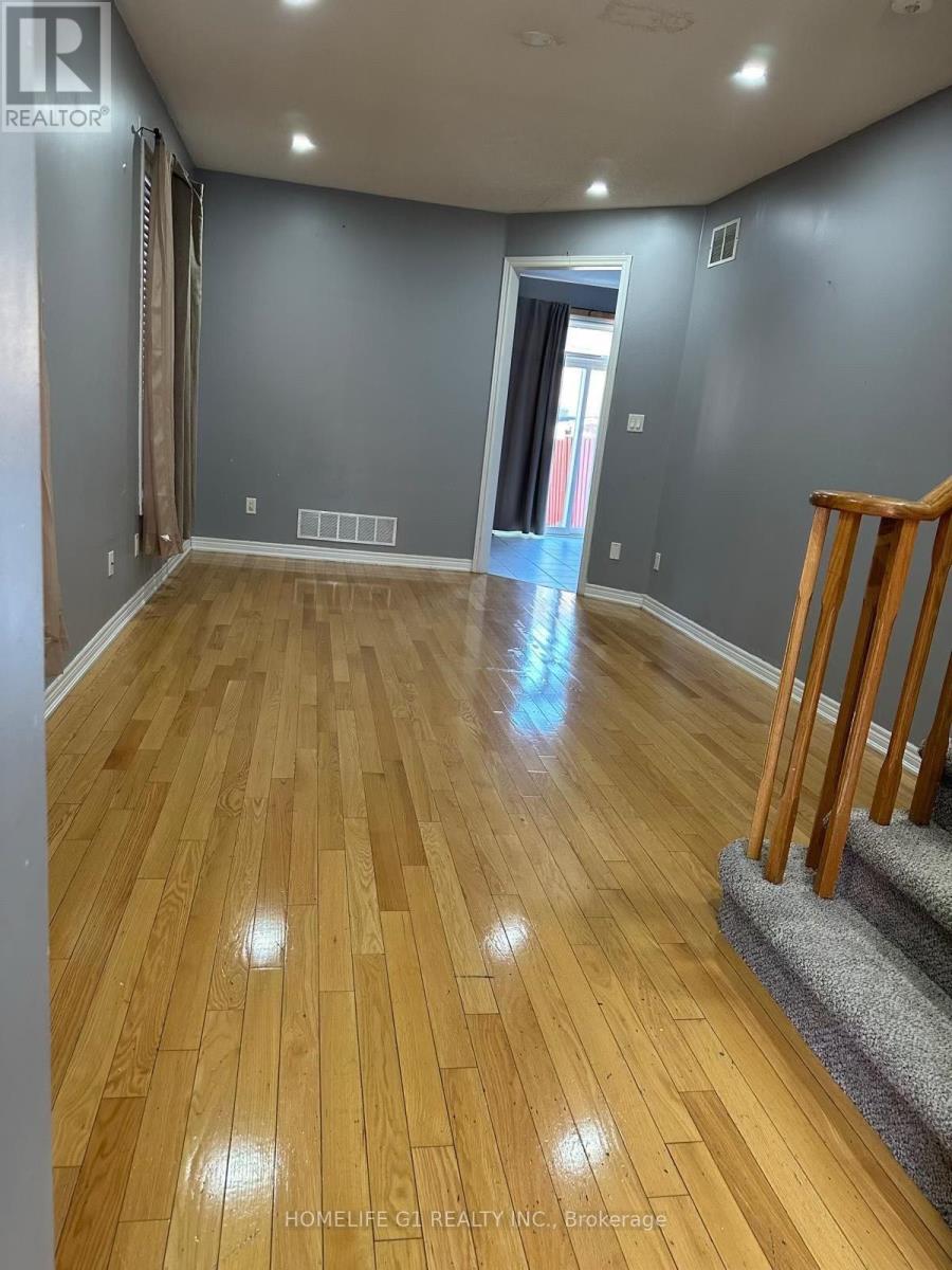 120 Rocky Point Crescent, Brampton, Ontario  L6V 4S6 - Photo 3 - W12740842