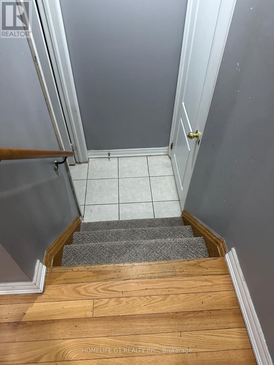 120 Rocky Point Crescent, Brampton, Ontario  L6V 4S6 - Photo 7 - W12740842