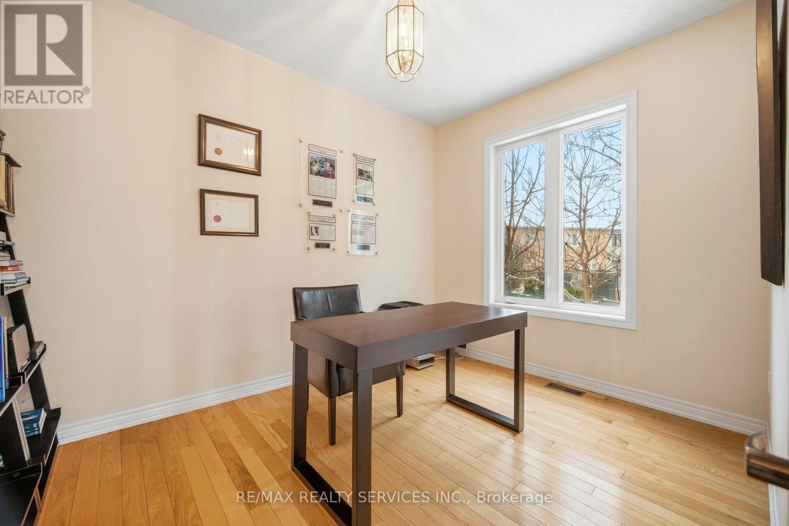 17 Island Grove, Brampton, Ontario  L6X 0W6 - Photo 18 - W12740872