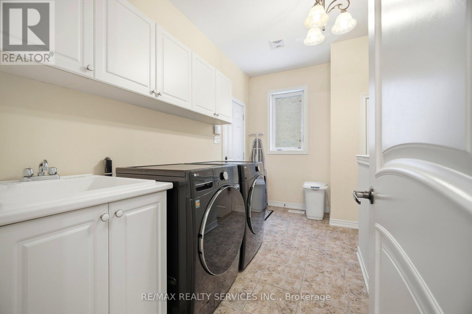 17 Island Grove, Brampton, Ontario  L6X 0W6 - Photo 20 - W12740872