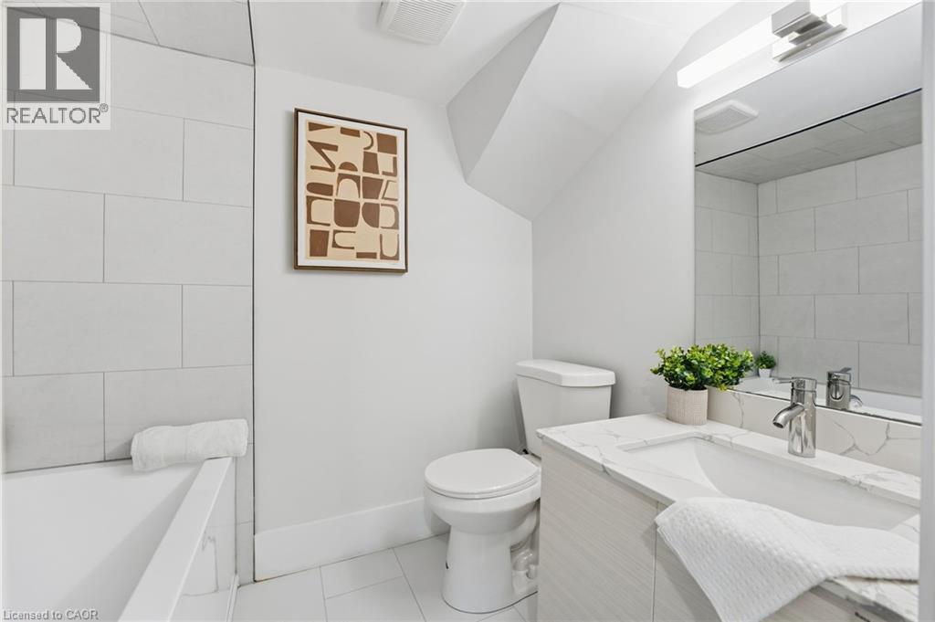 4255 William Street, Beamsville, Ontario  L0R 1B0 - Photo 16 - 40800781