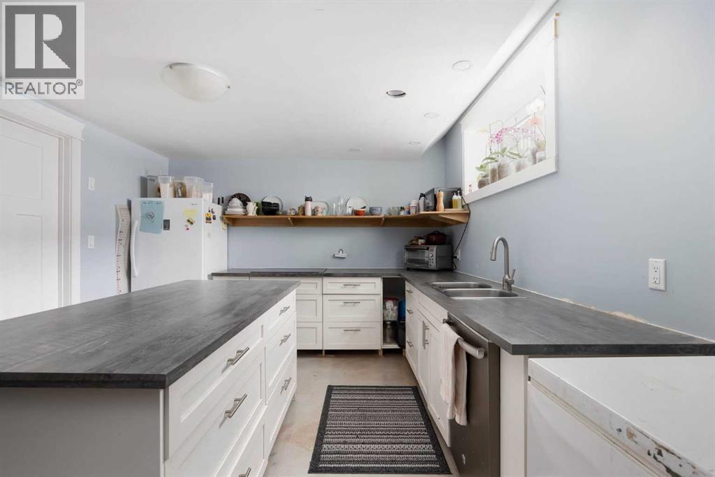 7423 Railway Avenue, Fort Mcmurray, Alberta  T9H 1B6 - Photo 40 - A2282733