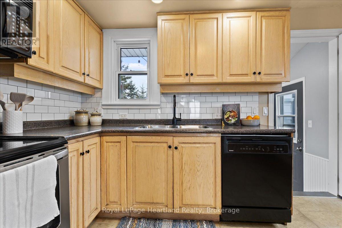 7637 Wellington Road 7, Mapleton, Ontario  N0B 1A0 - Photo 11 - X12738716