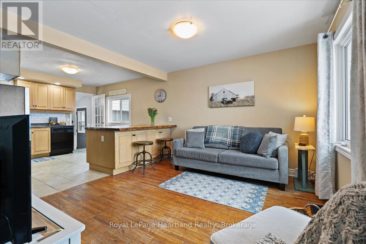 7637 Wellington Road 7, Mapleton, Ontario  N0B 1A0 - Photo 5 - X12738716