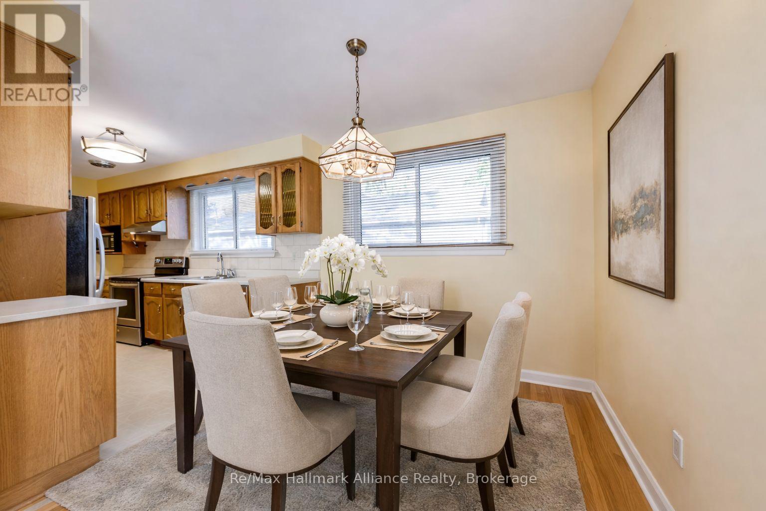 281 Savoy Crescent, Oakville, Ontario  L6L 1Y2 - Photo 12 - W12662556