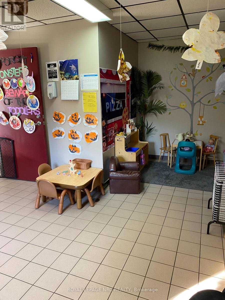 8055 Mcleod Road, Niagara Falls, Ontario  L2H 3A4 - Photo 10 - X12740900