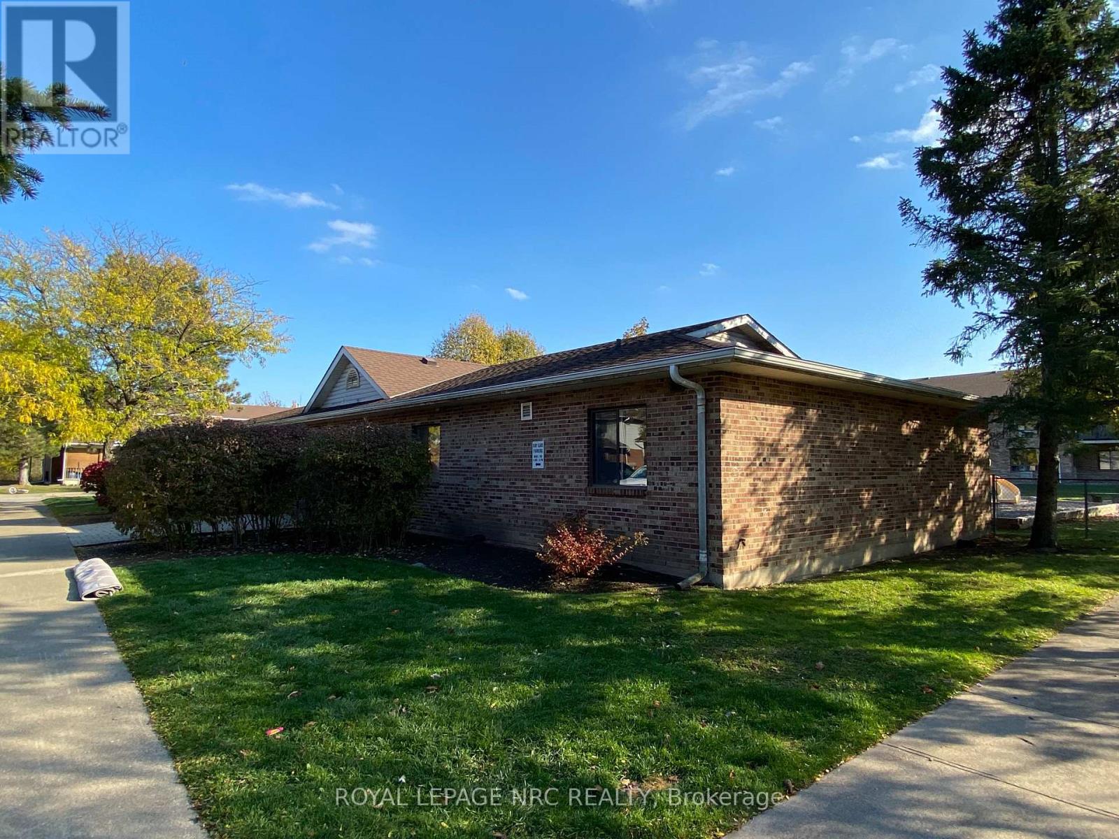 8055 Mcleod Road, Niagara Falls, Ontario  L2H 3A4 - Photo 3 - X12740900