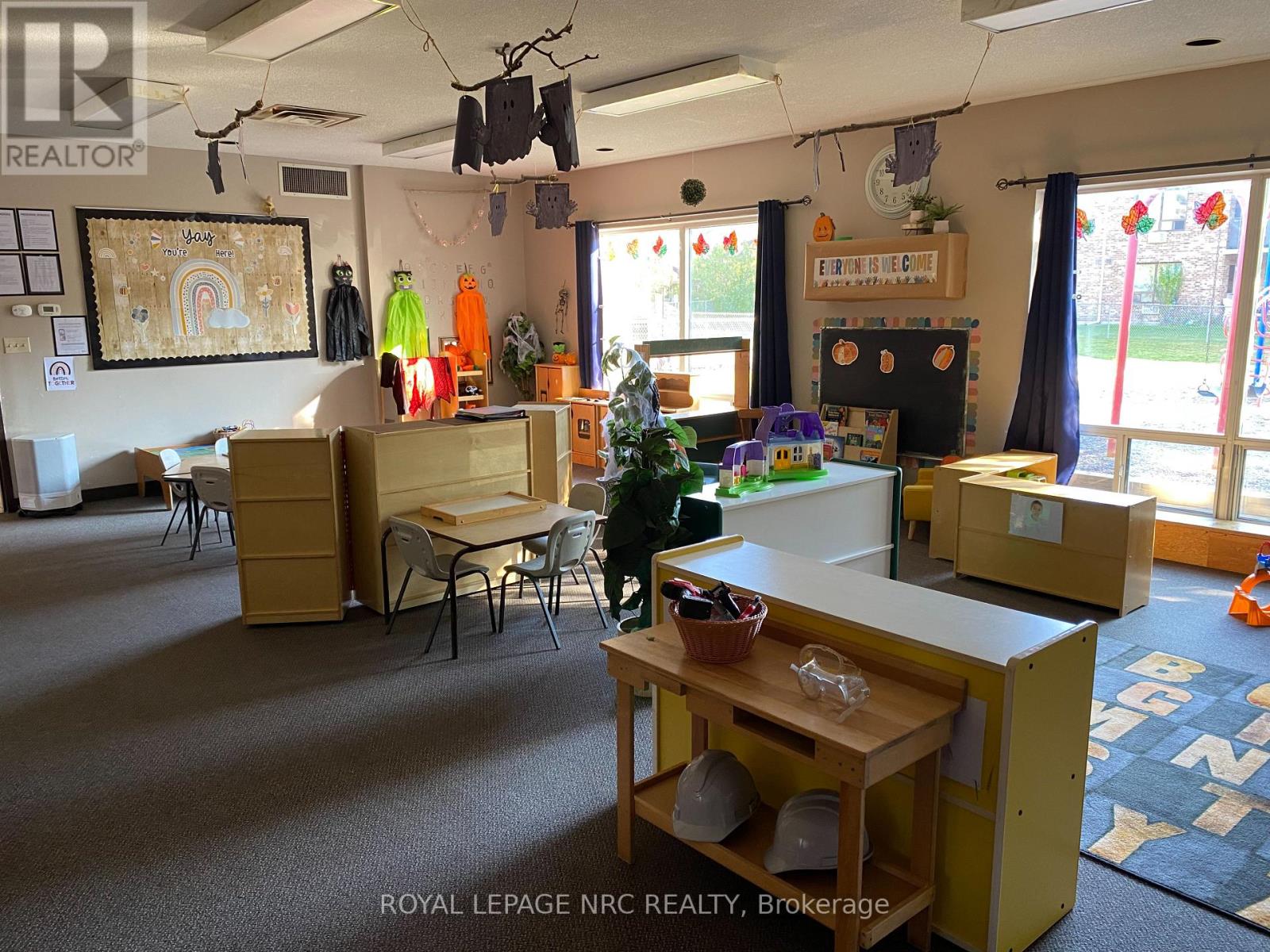 8055 Mcleod Road, Niagara Falls, Ontario  L2H 3A4 - Photo 6 - X12740900