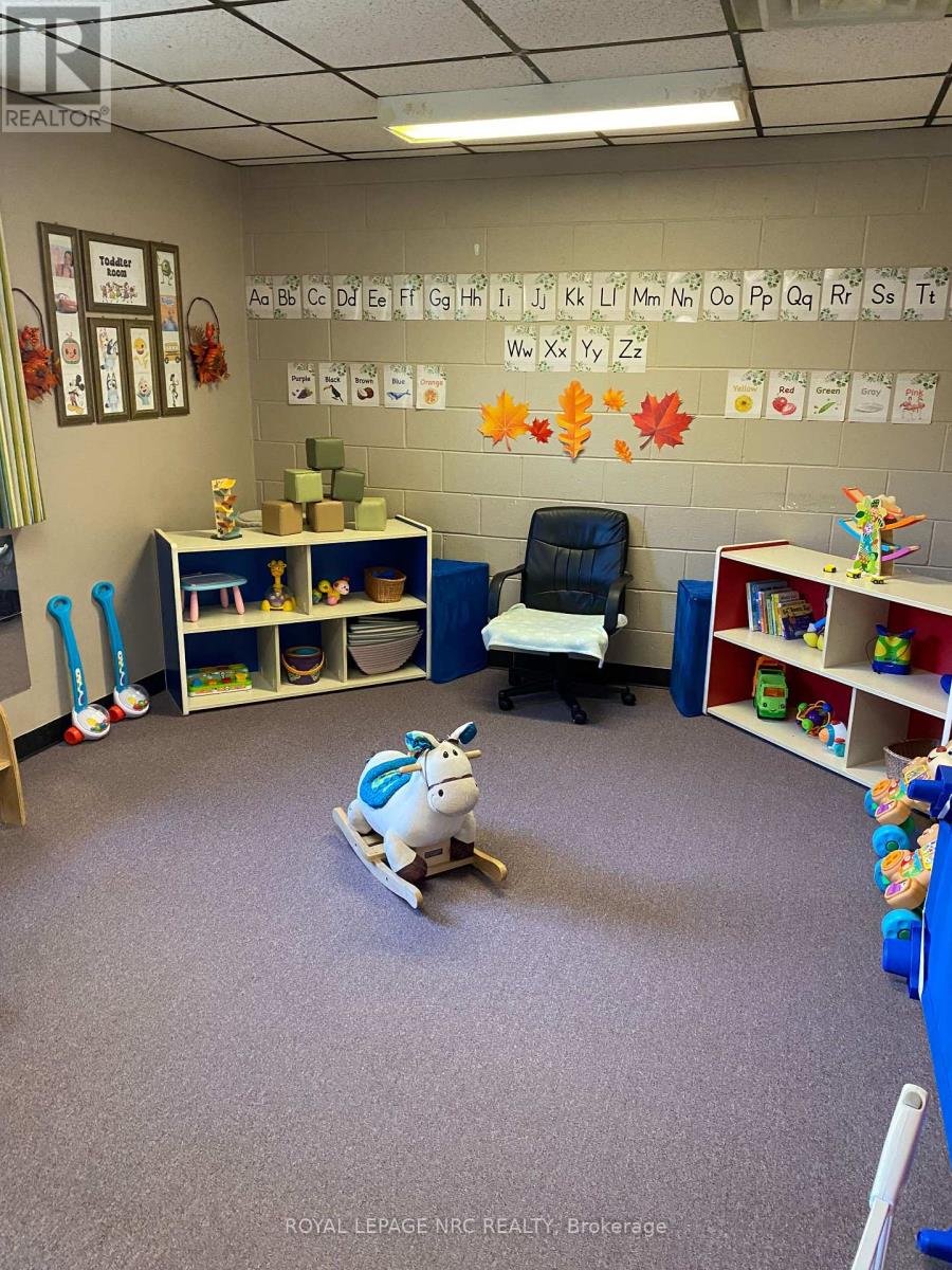 8055 Mcleod Road, Niagara Falls, Ontario  L2H 3A4 - Photo 7 - X12740900