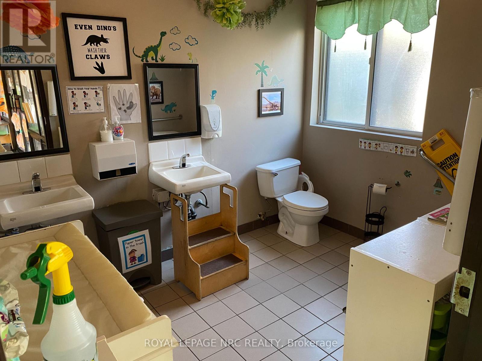 8055 Mcleod Road, Niagara Falls, Ontario  L2H 3A4 - Photo 9 - X12740900