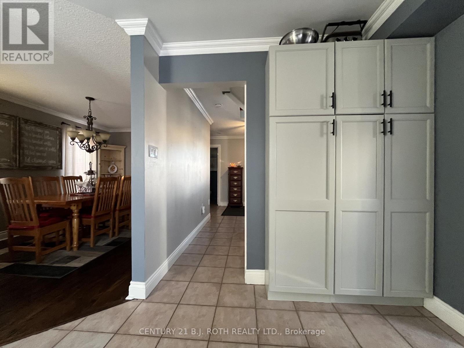 1327 Vincent Crescent, Innisfil, Ontario  L9S 1Z8 - Photo 11 - N12592234