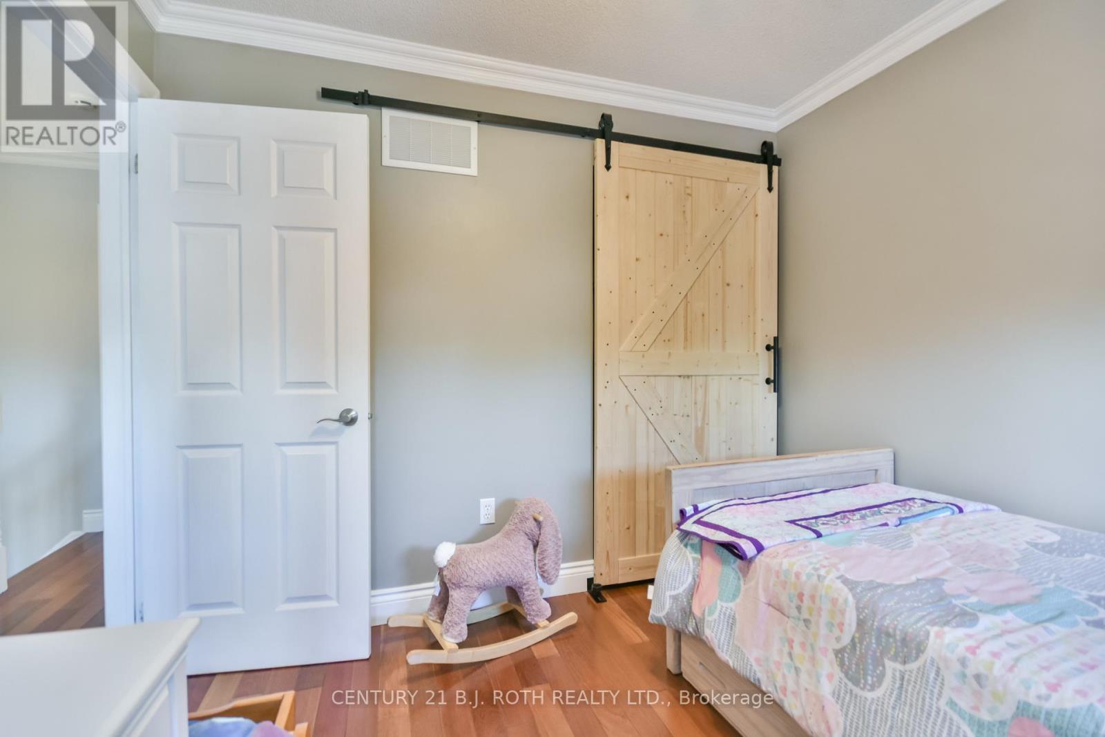 1327 Vincent Crescent, Innisfil, Ontario  L9S 1Z8 - Photo 19 - N12592234