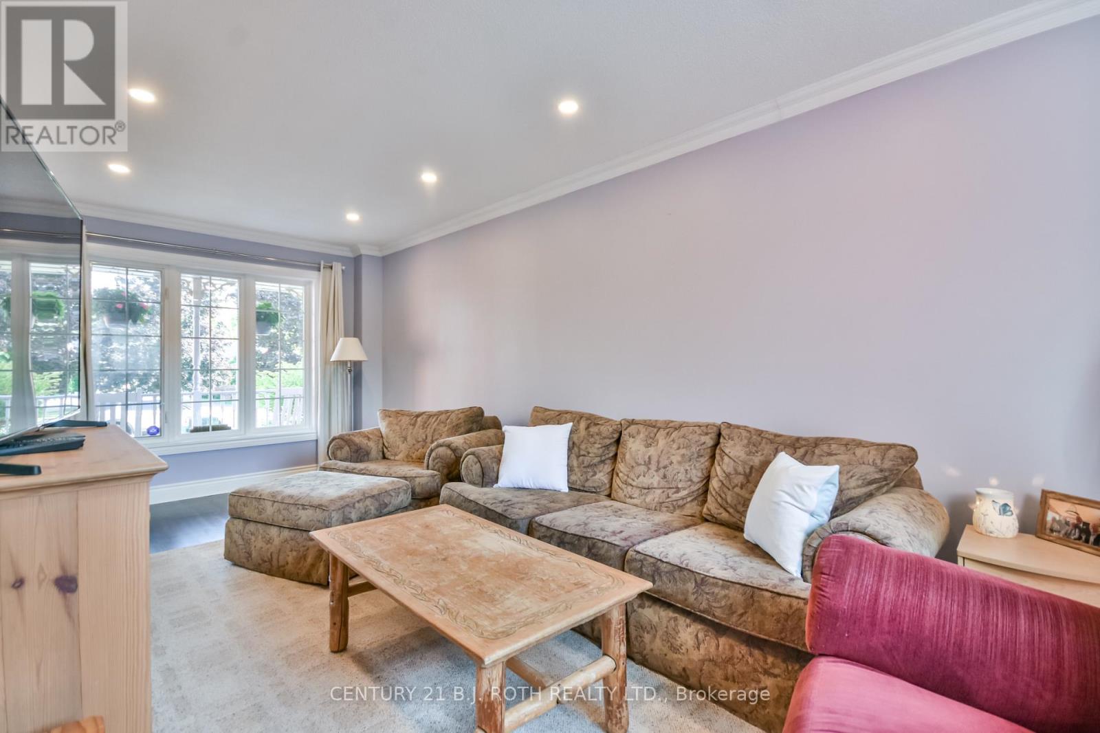 1327 Vincent Crescent, Innisfil, Ontario  L9S 1Z8 - Photo 6 - N12592234