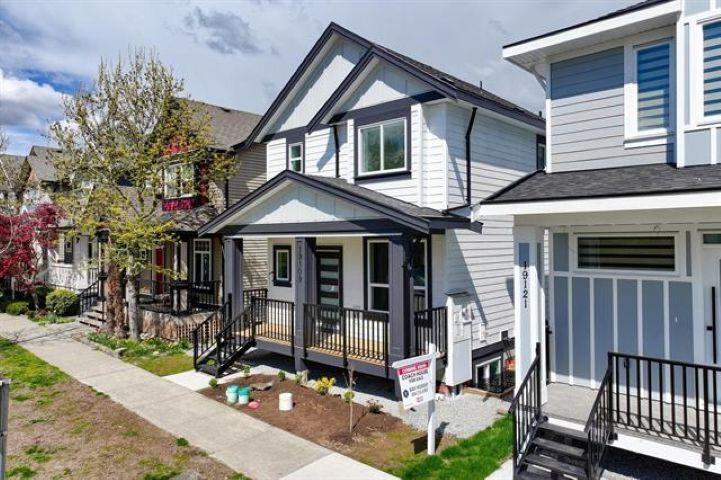 19109 67 Avenue, Surrey, British Columbia  V4N 6A4 - Photo 2 - R3084760