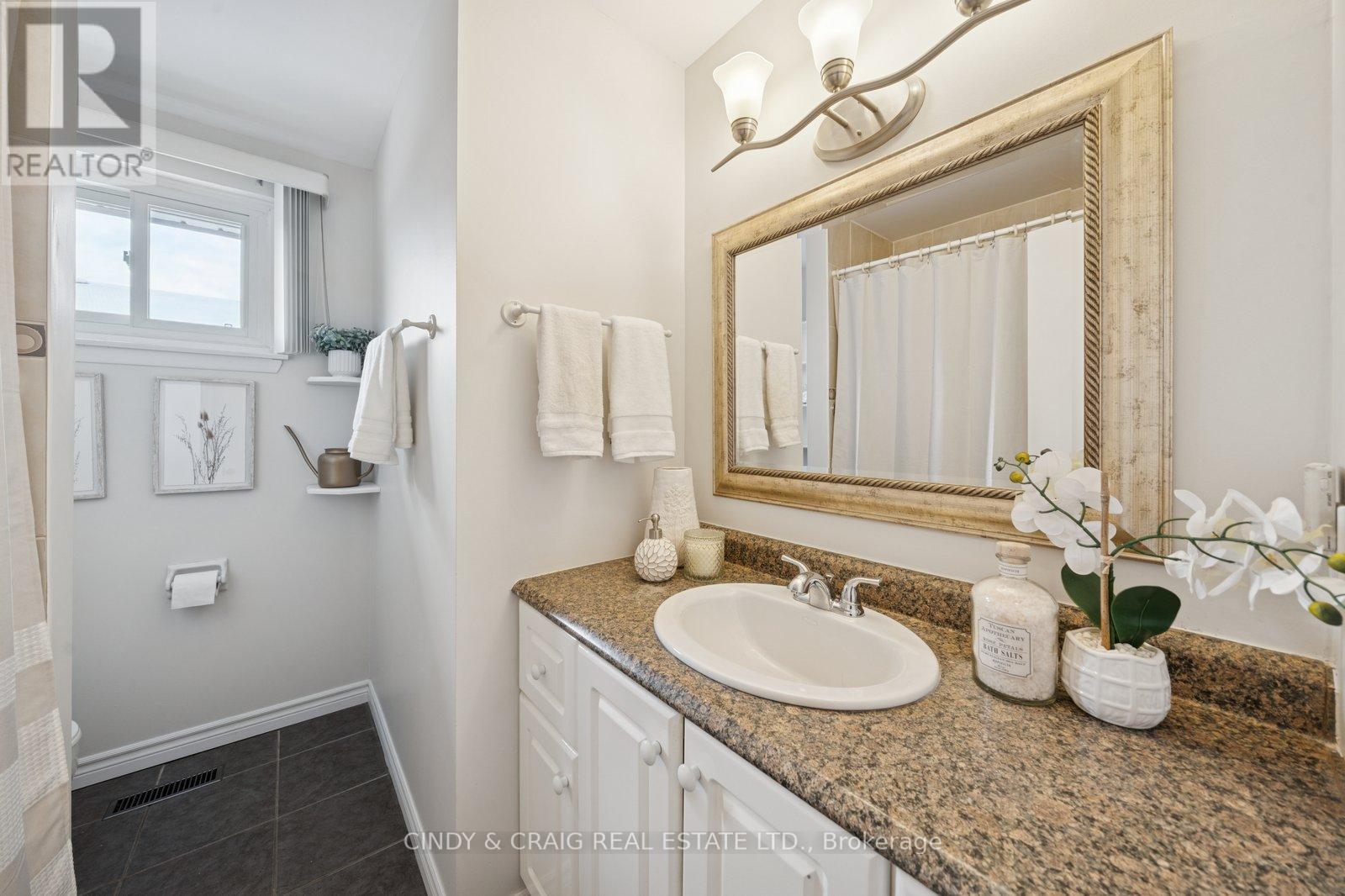 288 Harmony Road N, Oshawa, Ontario  L1G 6L5 - Photo 11 - E12740906