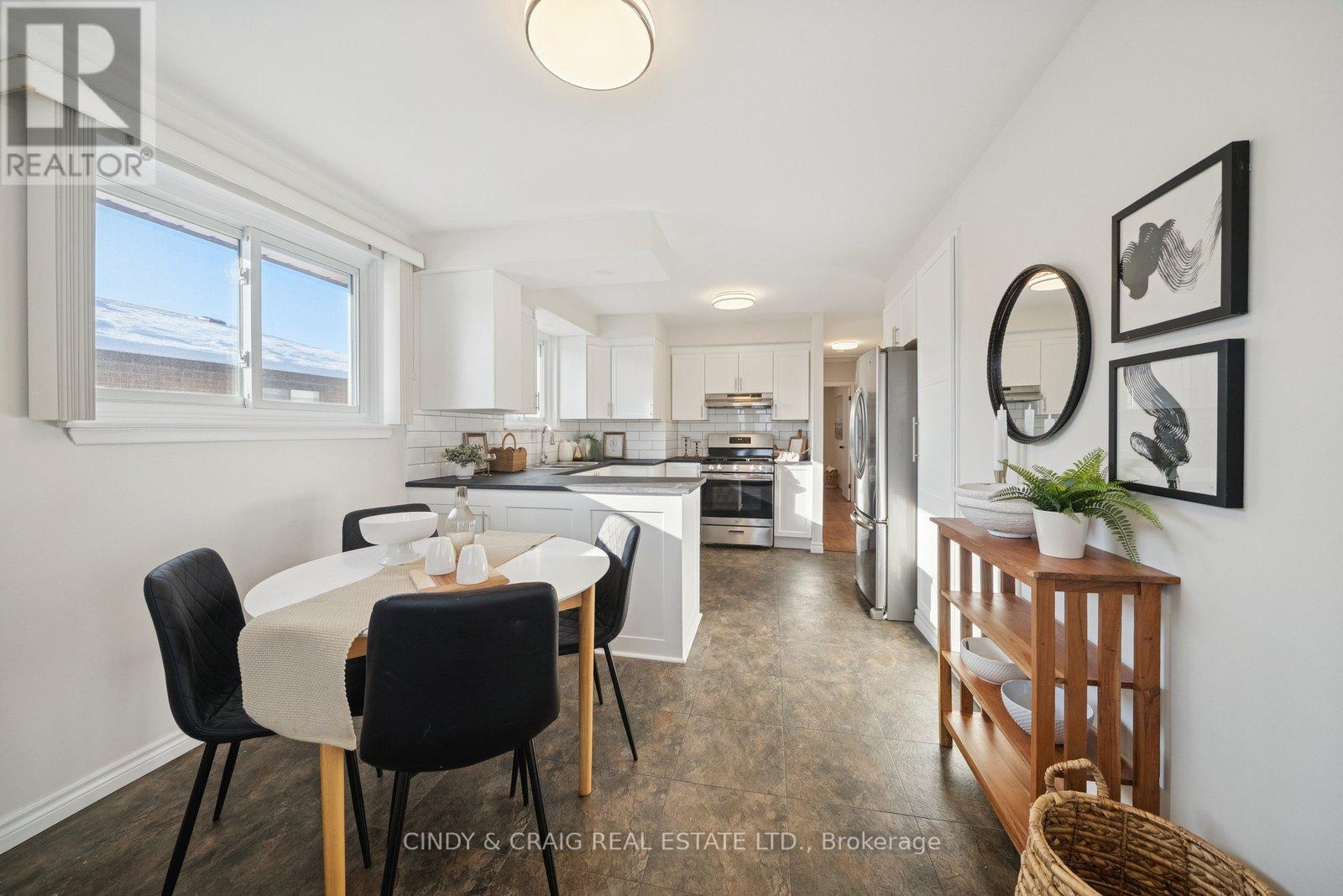 288 Harmony Road N, Oshawa, Ontario  L1G 6L5 - Photo 2 - E12740906