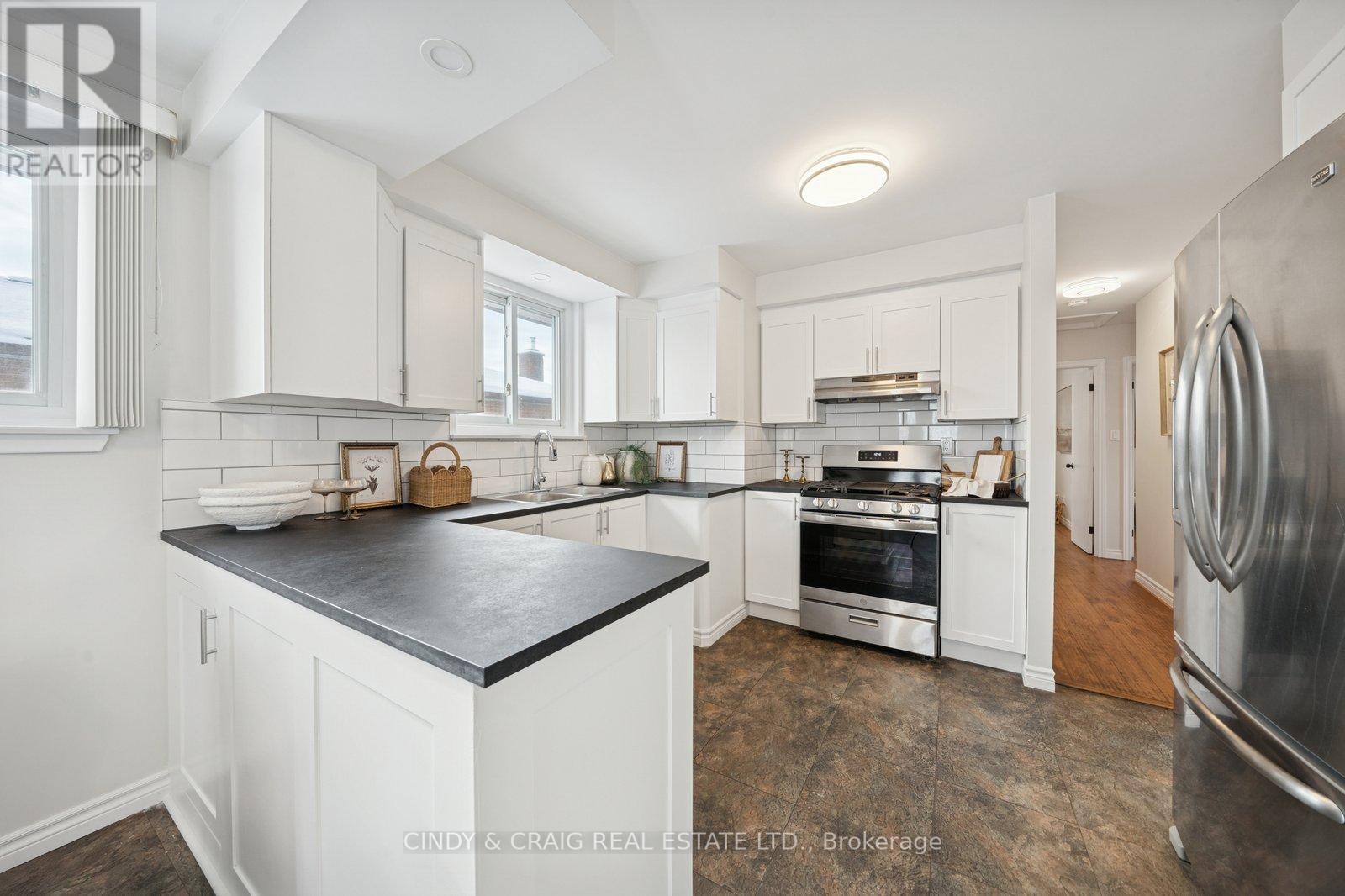 288 Harmony Road N, Oshawa, Ontario  L1G 6L5 - Photo 3 - E12740906