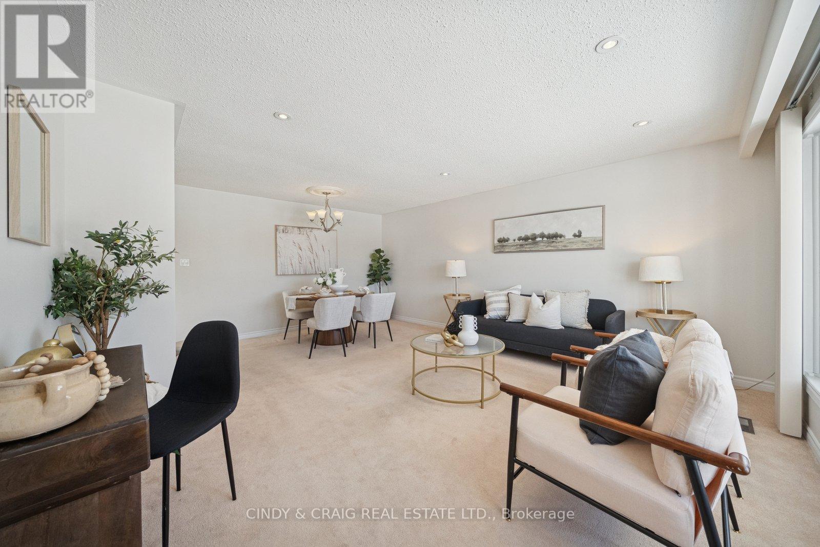 288 Harmony Road N, Oshawa, Ontario  L1G 6L5 - Photo 4 - E12740906