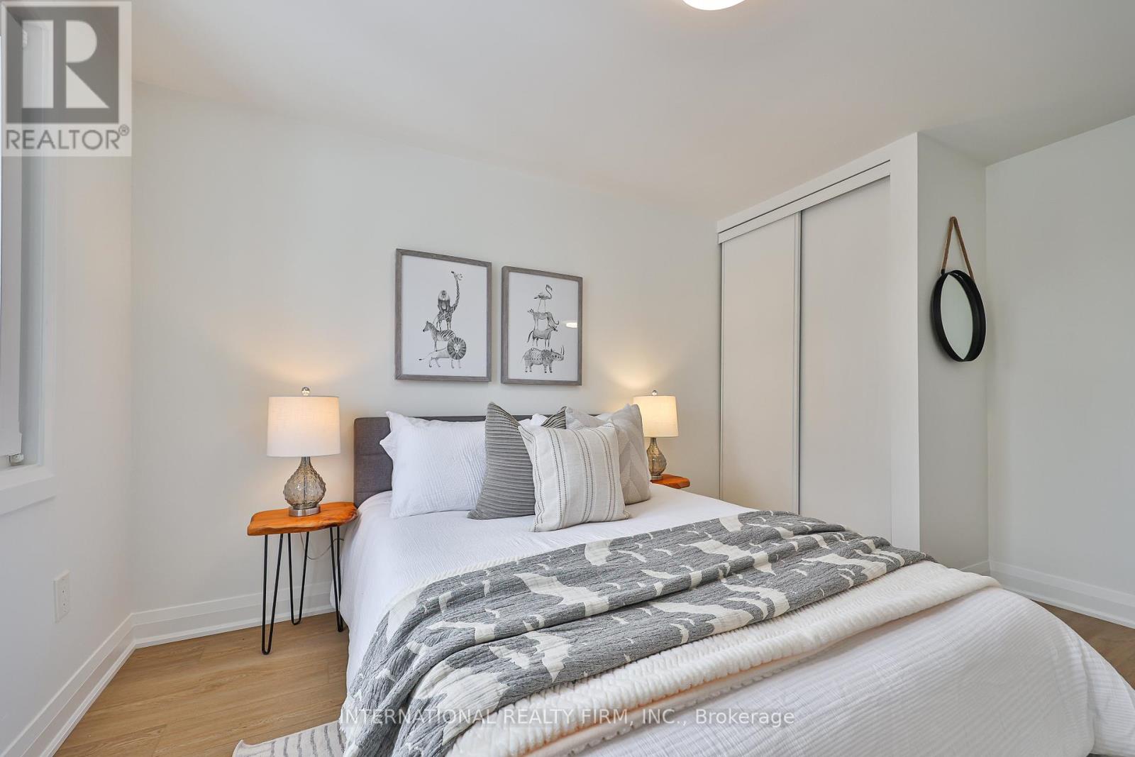 3286 Thorncrest Drive, Mississauga, Ontario  L5L 4K6 - Photo 33 - W12740894