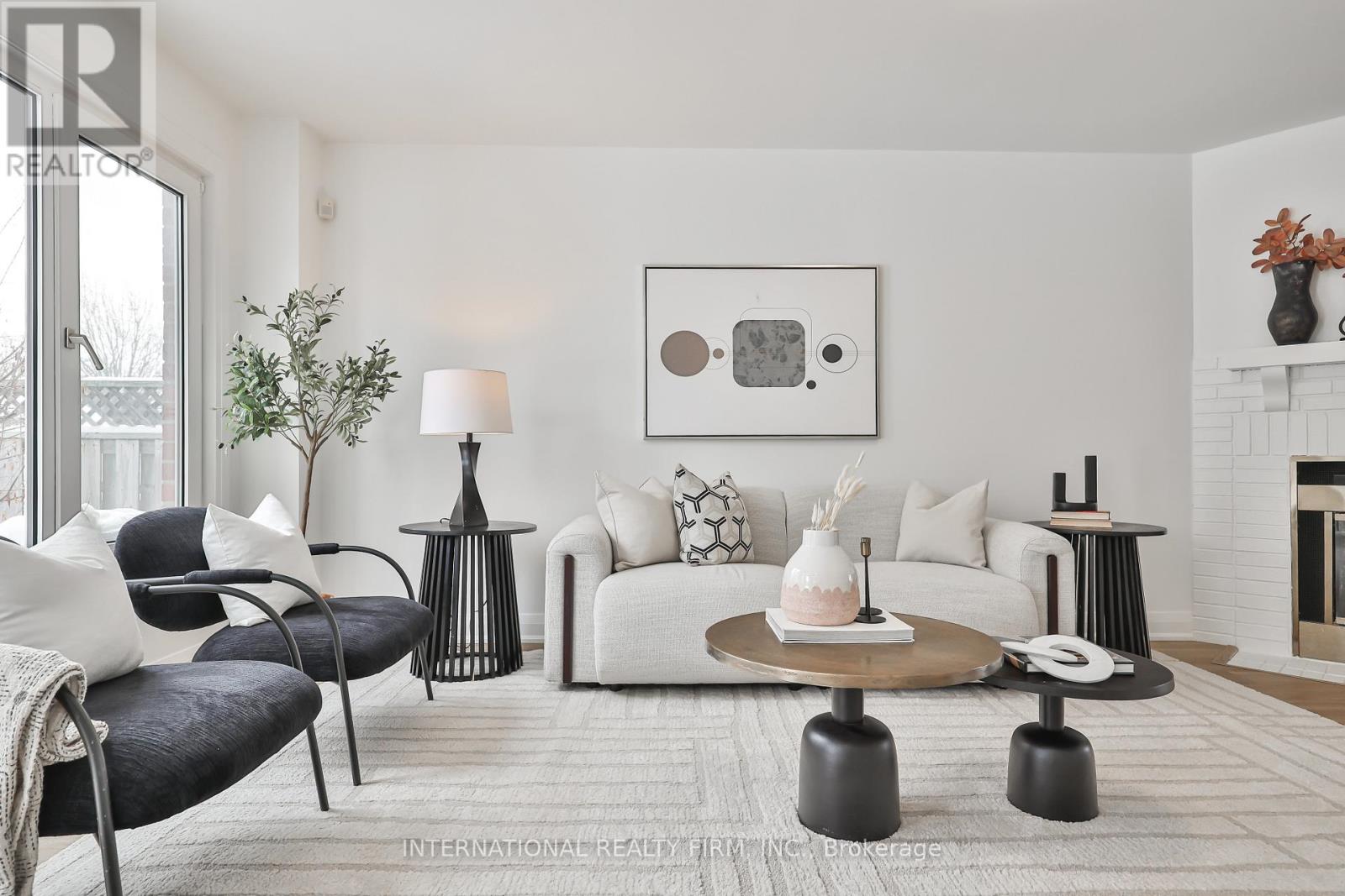 3286 Thorncrest Drive, Mississauga, Ontario  L5L 4K6 - Photo 9 - W12740894