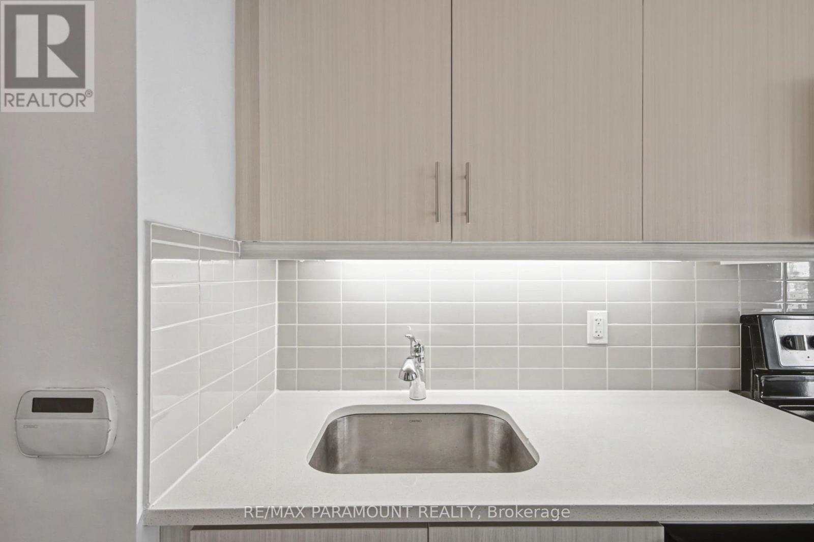 302 - 17 Zorra Street, Toronto, Ontario  M8Z 0C8 - Photo 10 - W12740914