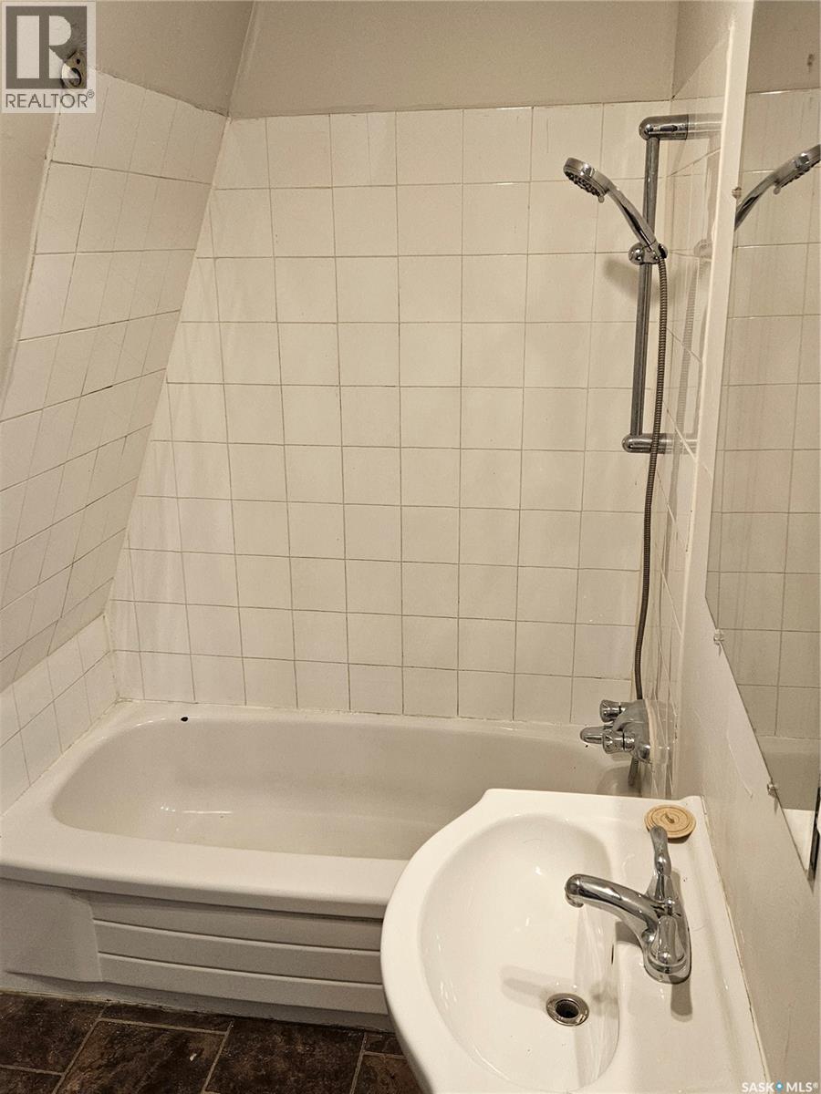 1215 Rae Street, Regina, Saskatchewan  S4T 2C2 - Photo 14 - SK027614