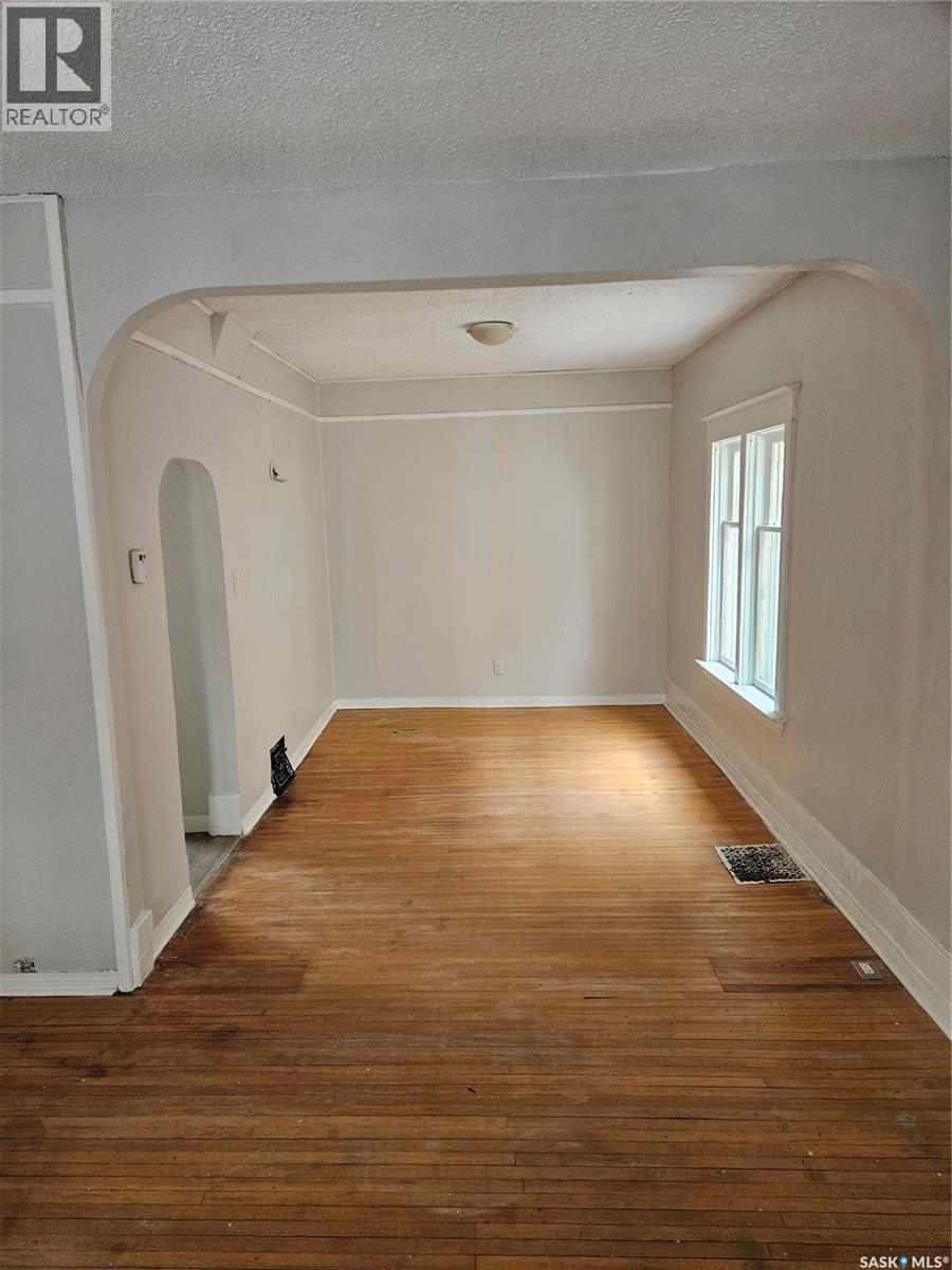 1215 Rae Street, Regina, Saskatchewan  S4T 2C2 - Photo 2 - SK027614