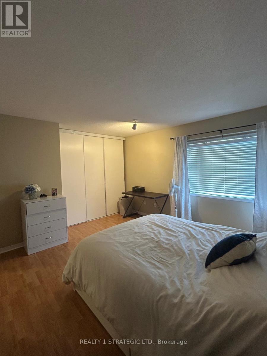 27 - 1600 Mickleborough Drive, London North, Ontario  N6G 5R9 - Photo 2 - X12740932