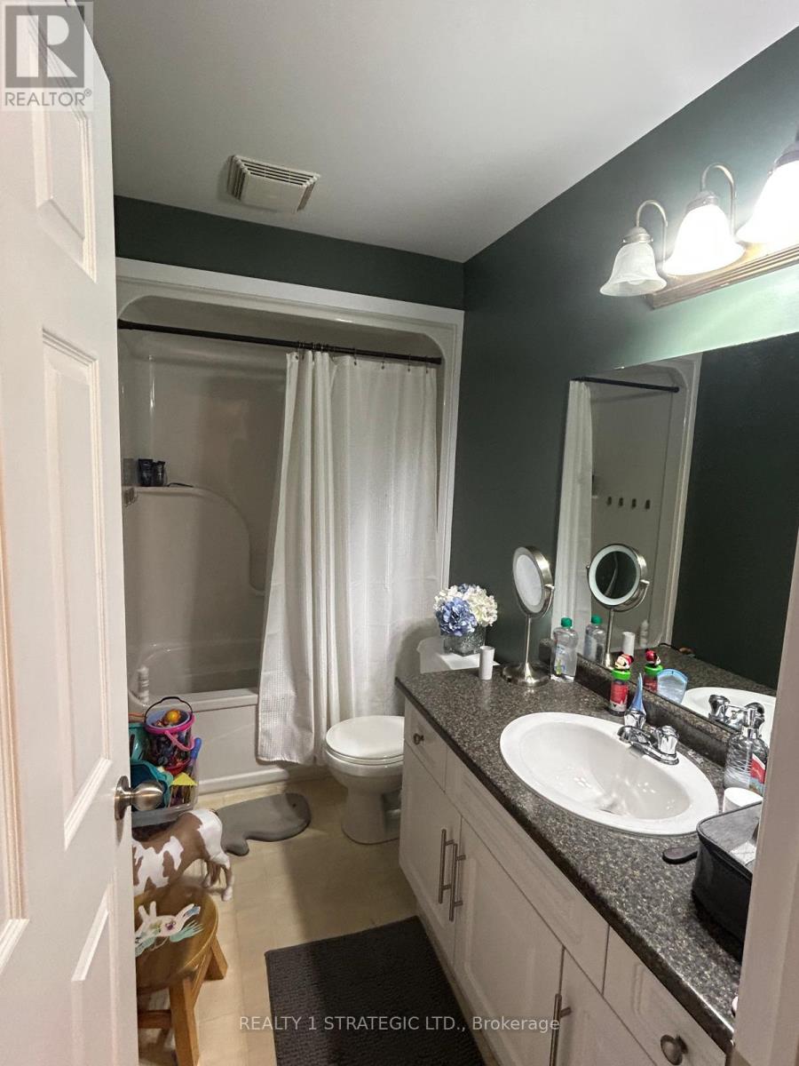 27 - 1600 Mickleborough Drive, London North, Ontario  N6G 5R9 - Photo 3 - X12740932