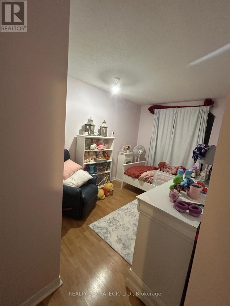 27 - 1600 Mickleborough Drive, London North, Ontario  N6G 5R9 - Photo 5 - X12740932