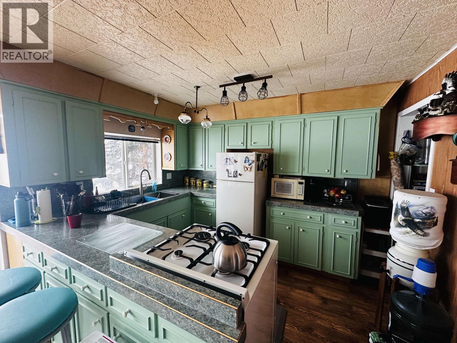 39722 Babine Lake Road, Burns Lake, British Columbia  V0J 1E0 - Photo 30 - R3084773