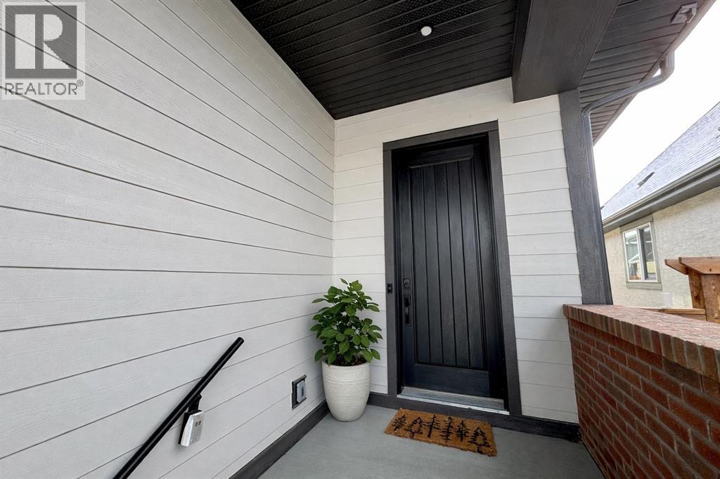 14 Cranbrook Common Se, Calgary, Alberta  T3M 3C2 - Photo 2 - A2282662