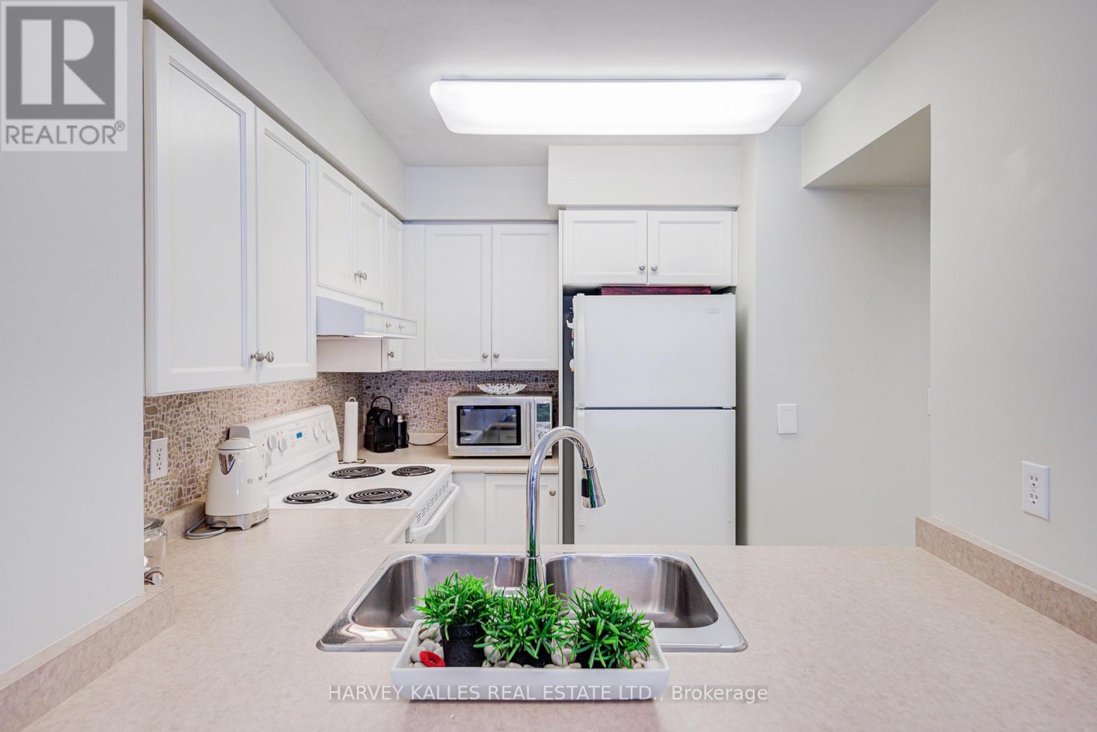 902 - 43 Eglinton Avenue, Toronto, Ontario  M4P 1A5 - Photo 18 - C12740998