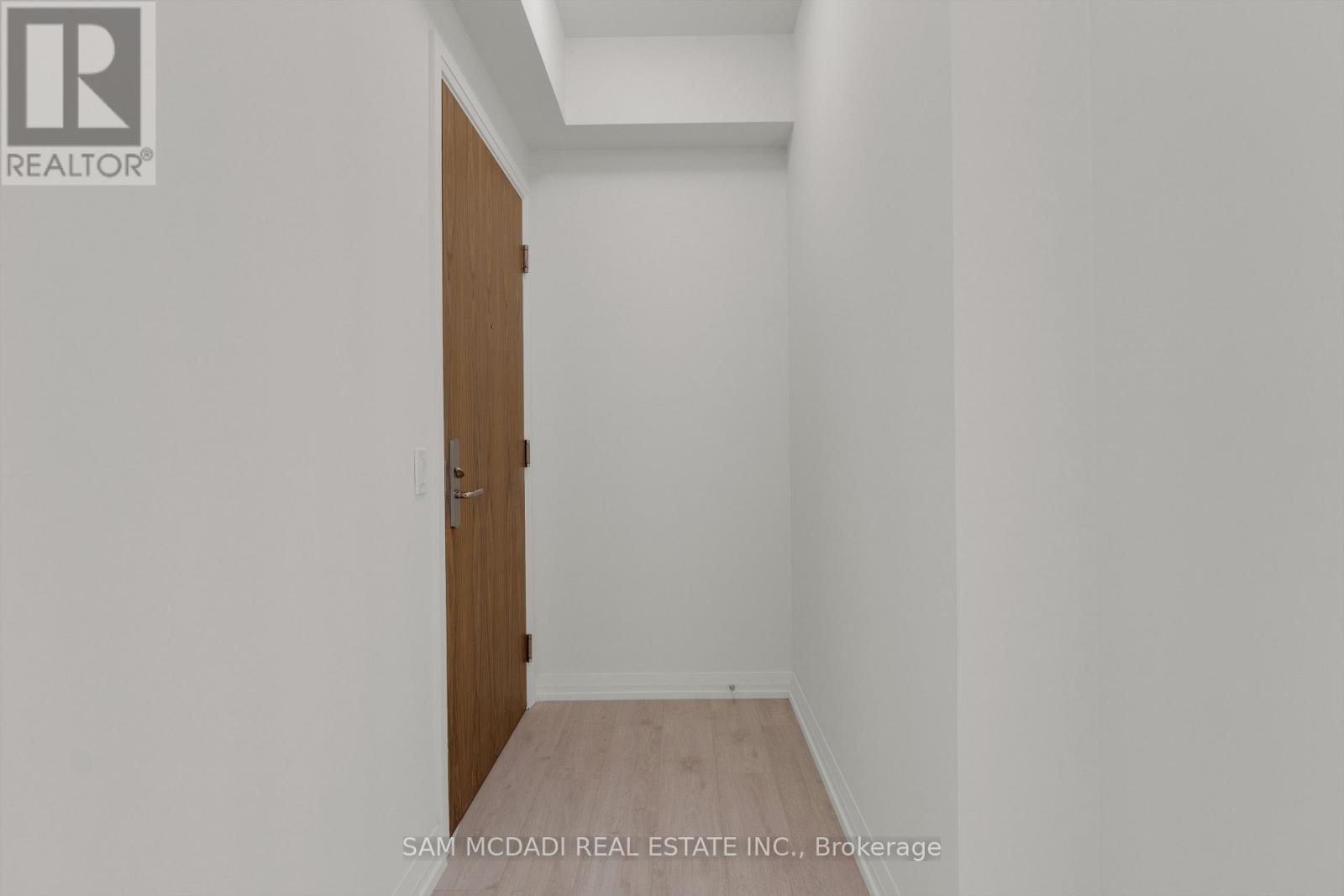 1709 - 27 Korda Gate, Vaughan, Ontario  L4K 0P6 - Photo 4 - N12740924