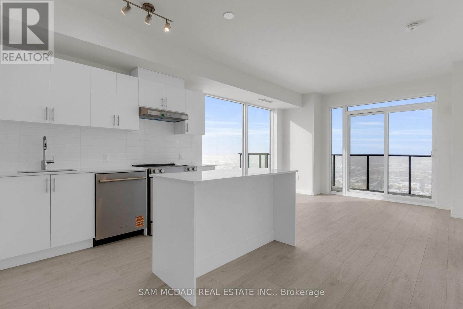 1709 - 27 Korda Gate, Vaughan, Ontario  L4K 0P6 - Photo 5 - N12740924