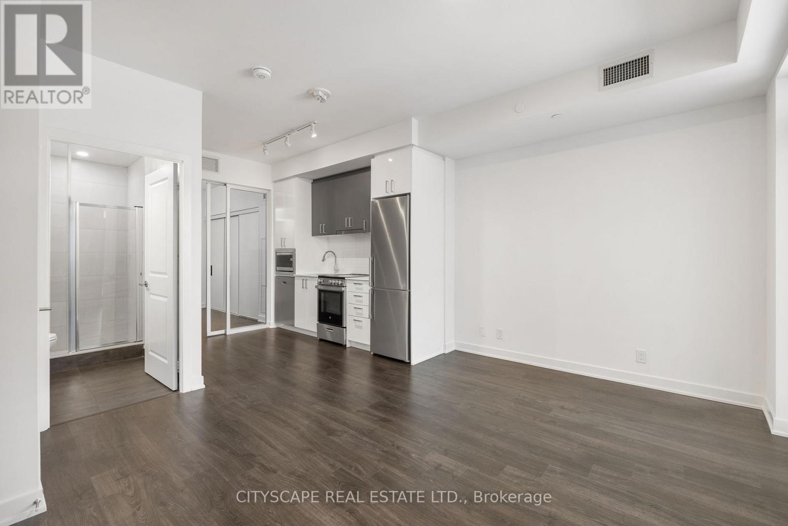 501 - 30 Upper Mall Way, Vaughan, Ontario  L4J 0L7 - Photo 4 - N12740966