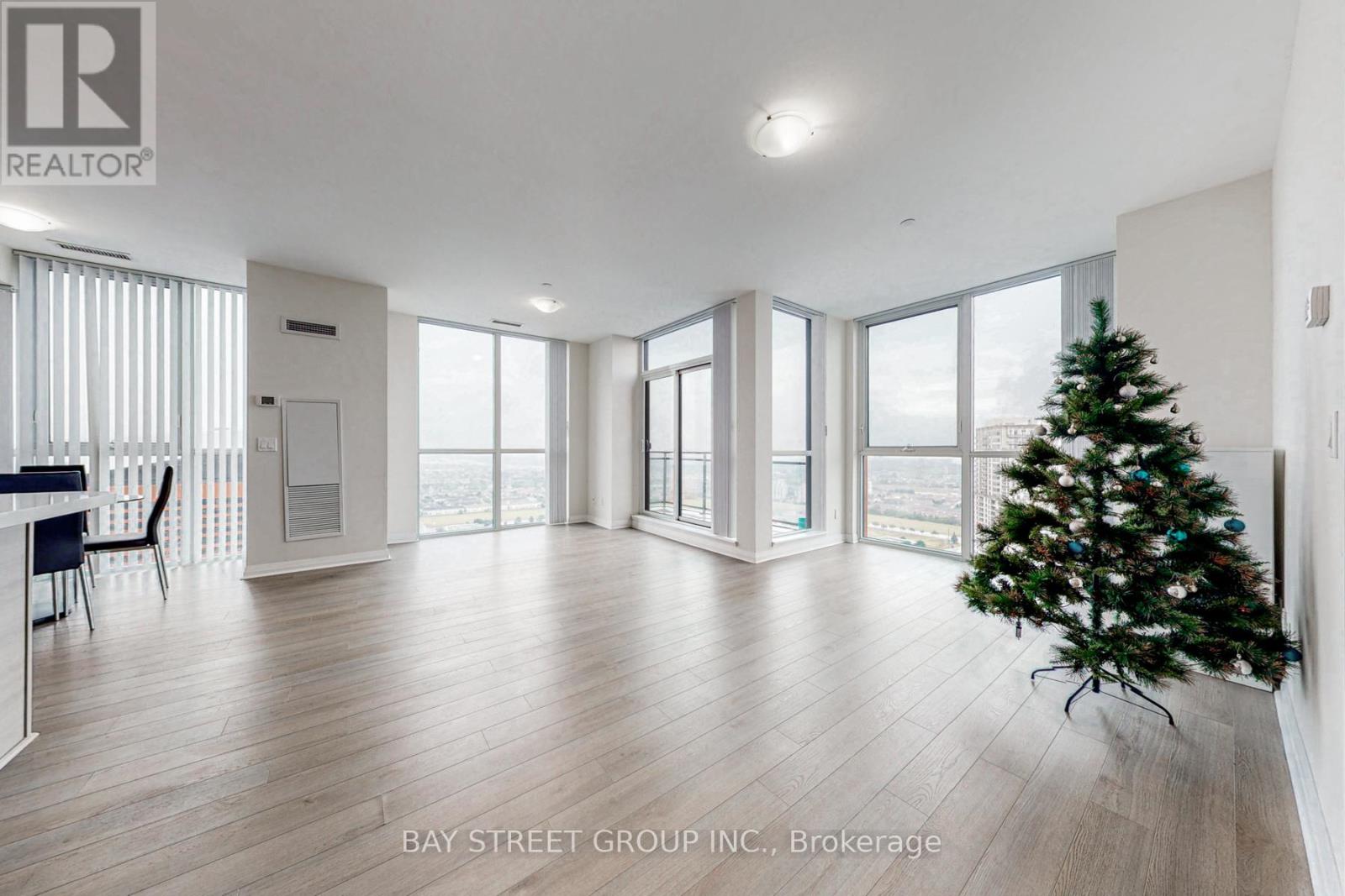 2801 - 75 Eglinton Avenue W, Mississauga, Ontario  L5R 0E5 - Photo 19 - W12679392