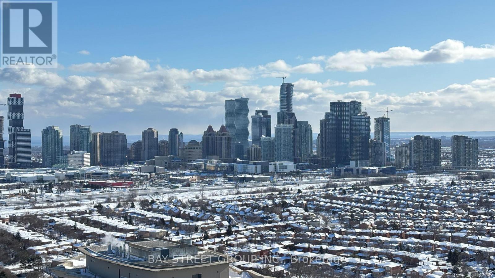 2801 - 75 Eglinton Avenue W, Mississauga, Ontario  L5R 0E5 - Photo 45 - W12679392