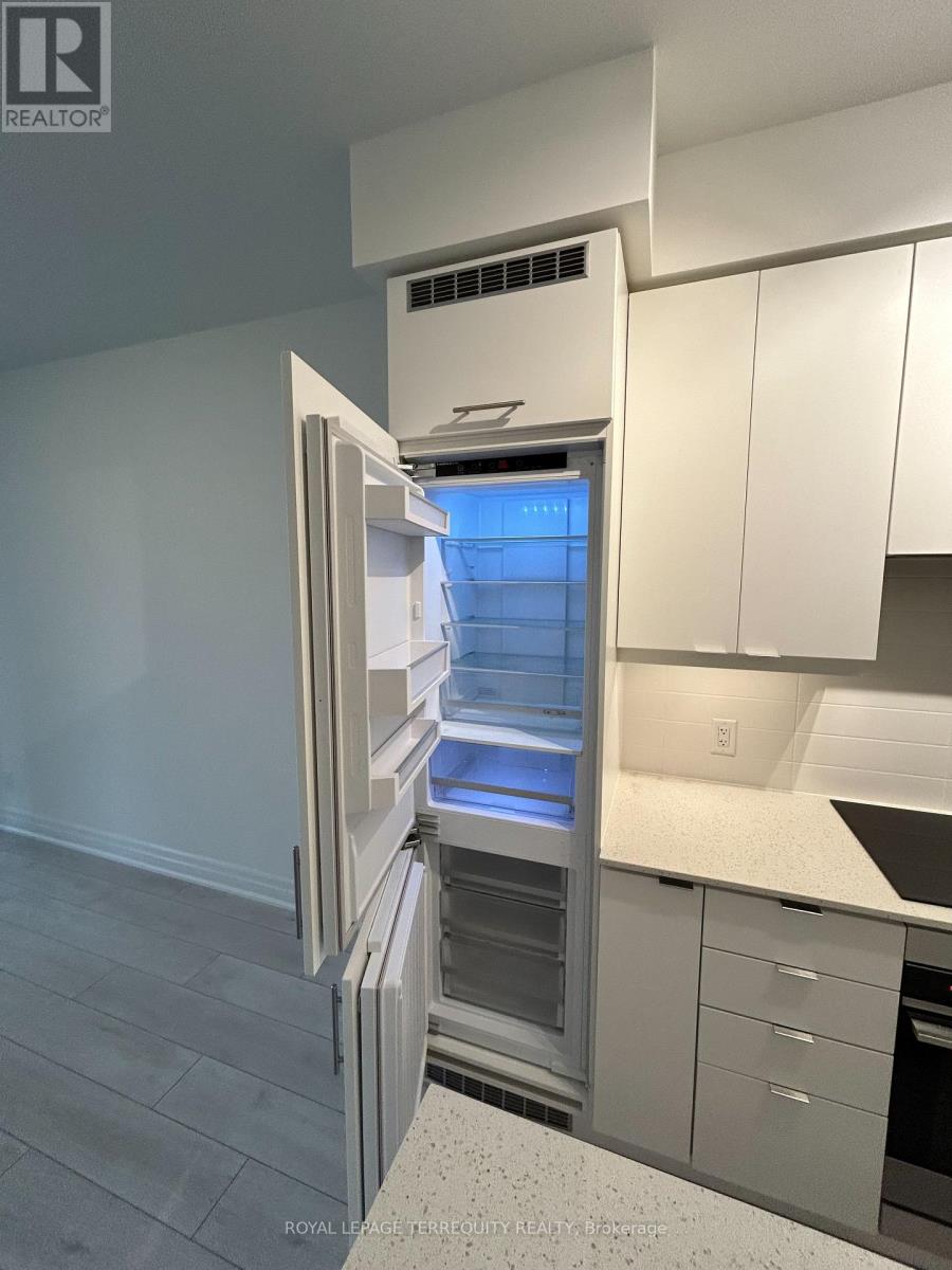 307 - 30 Elm Drive W, Mississauga, Ontario  L5B 0N6 - Photo 13 - W12740928