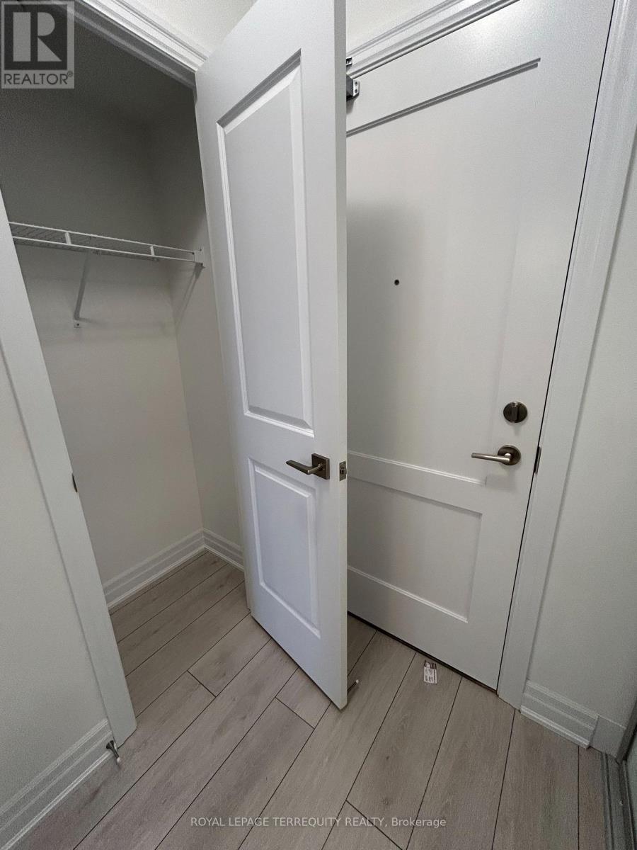 307 - 30 Elm Drive W, Mississauga, Ontario  L5B 0N6 - Photo 15 - W12740928