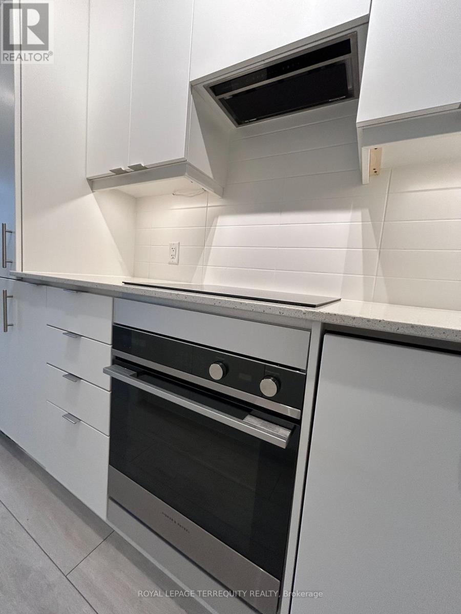 307 - 30 Elm Drive W, Mississauga, Ontario  L5B 0N6 - Photo 17 - W12740928