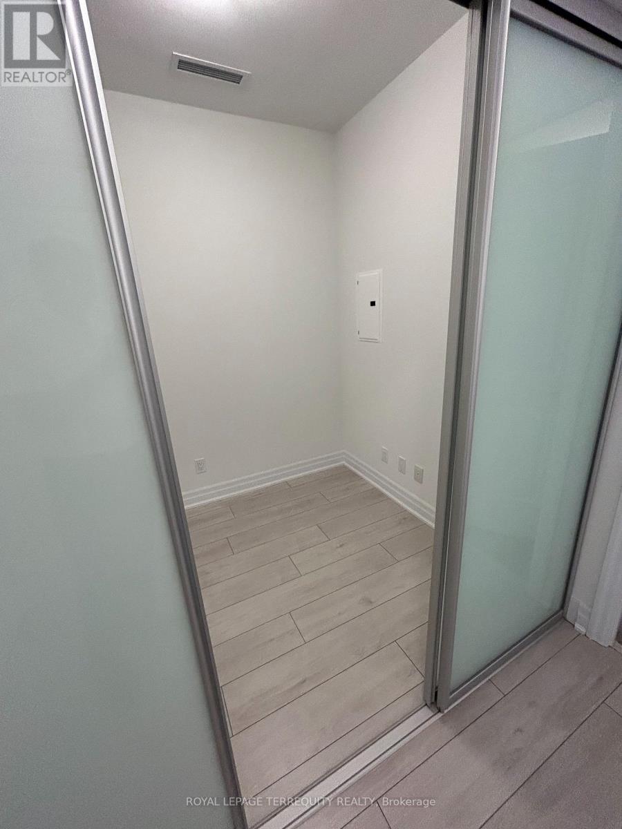 307 - 30 Elm Drive W, Mississauga, Ontario  L5B 0N6 - Photo 21 - W12740928