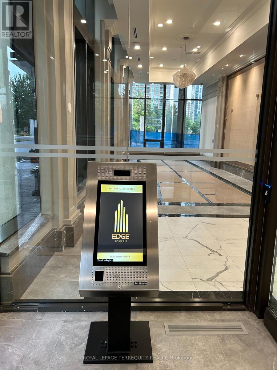 307 - 30 Elm Drive W, Mississauga, Ontario  L5B 0N6 - Photo 5 - W12740928