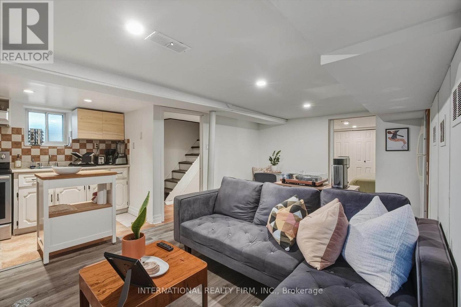 47 Via Italia, Toronto, Ontario  M6H 3R4 - Photo 7 - W12740936