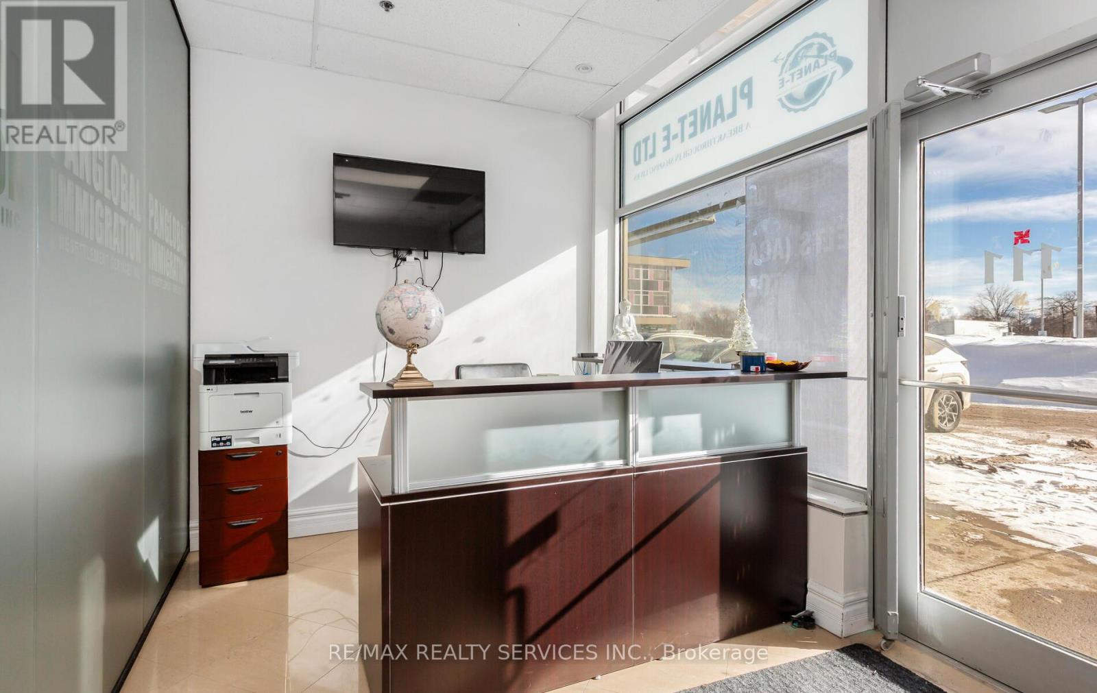 111 - 1065 Canadian Place, Mississauga, Ontario  L4W 0C2 - Photo 5 - W12740978