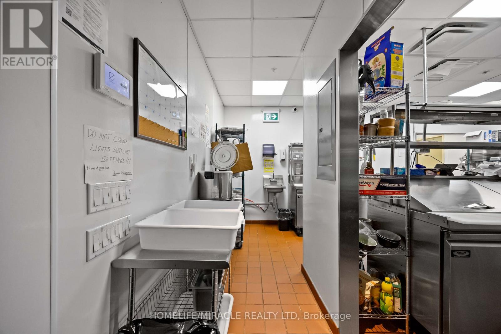 1224 St Clair Avenue, Toronto, Ontario  M6E 1B4 - Photo 25 - W12740992