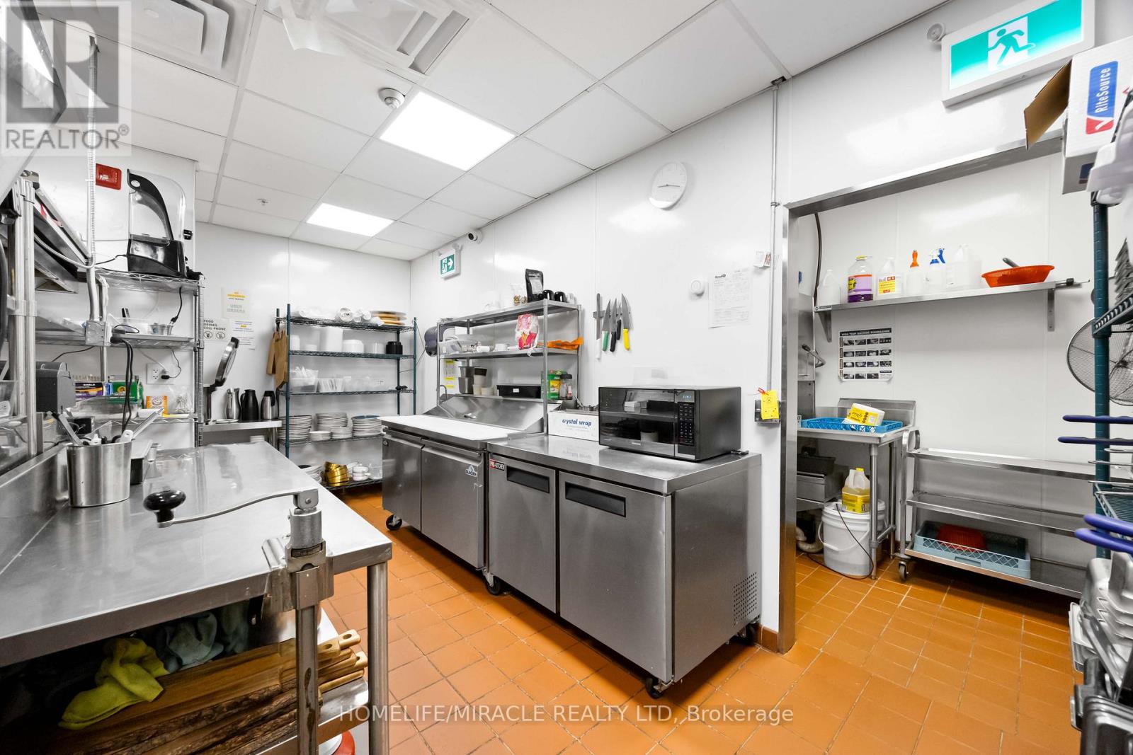 1224 St Clair Avenue, Toronto, Ontario  M6E 1B4 - Photo 31 - W12740992