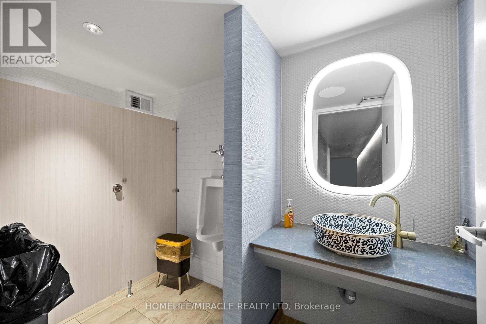 1224 St Clair Avenue, Toronto, Ontario  M6E 1B4 - Photo 46 - W12740992